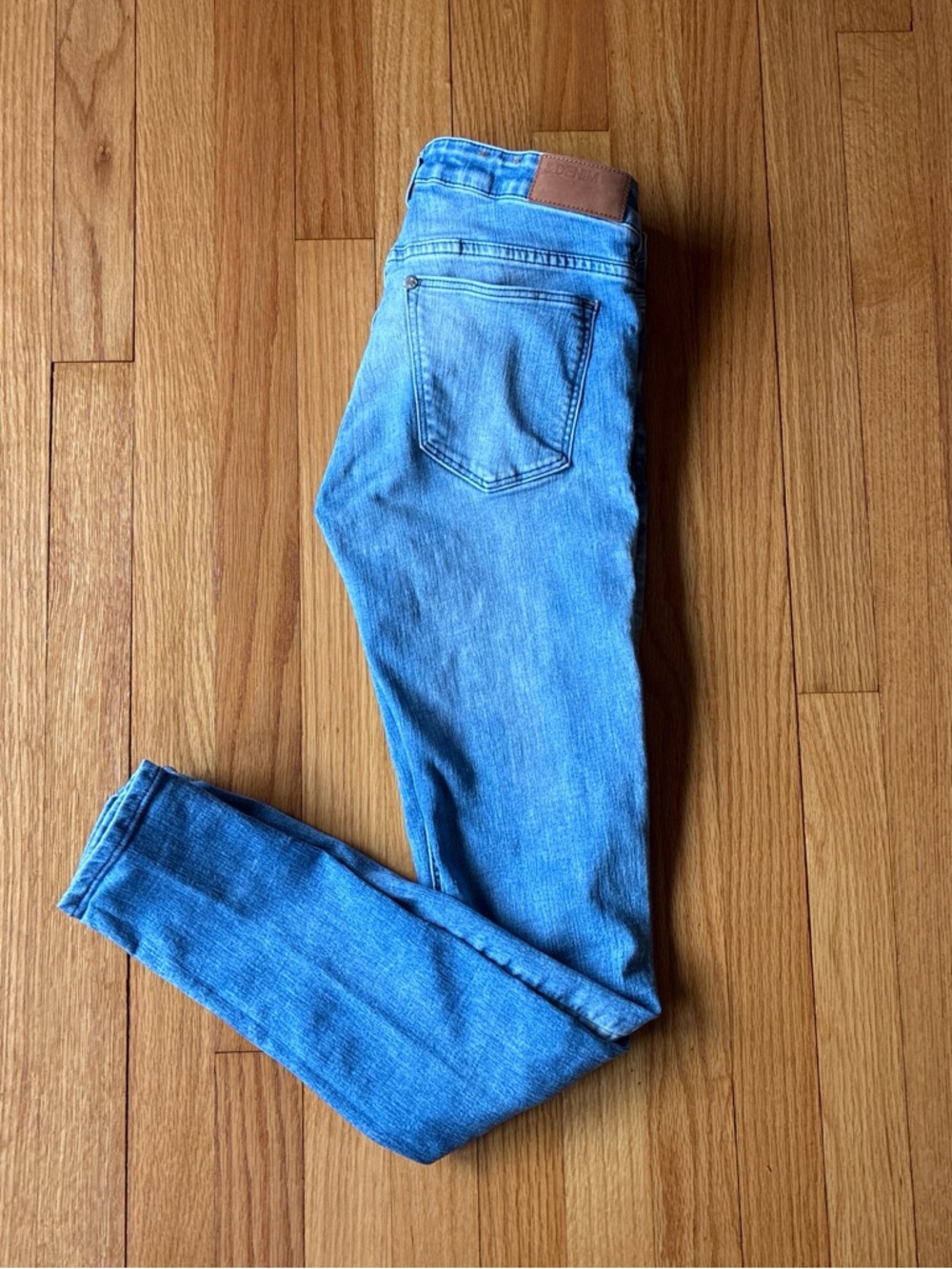 &Denim Light Wash Skinny Jeans